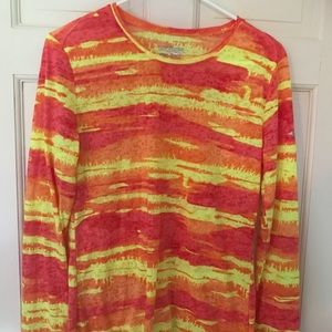 Saucony Woman's athletic long sleeved shirt